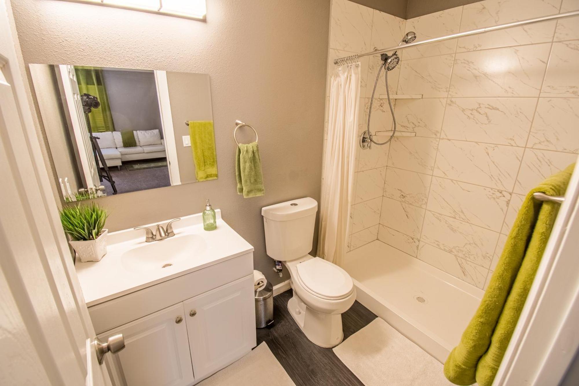Spacious 2-Bedroom Townhouse With Pool & Private Patio In Central Las Vegas Zewnętrze zdjęcie