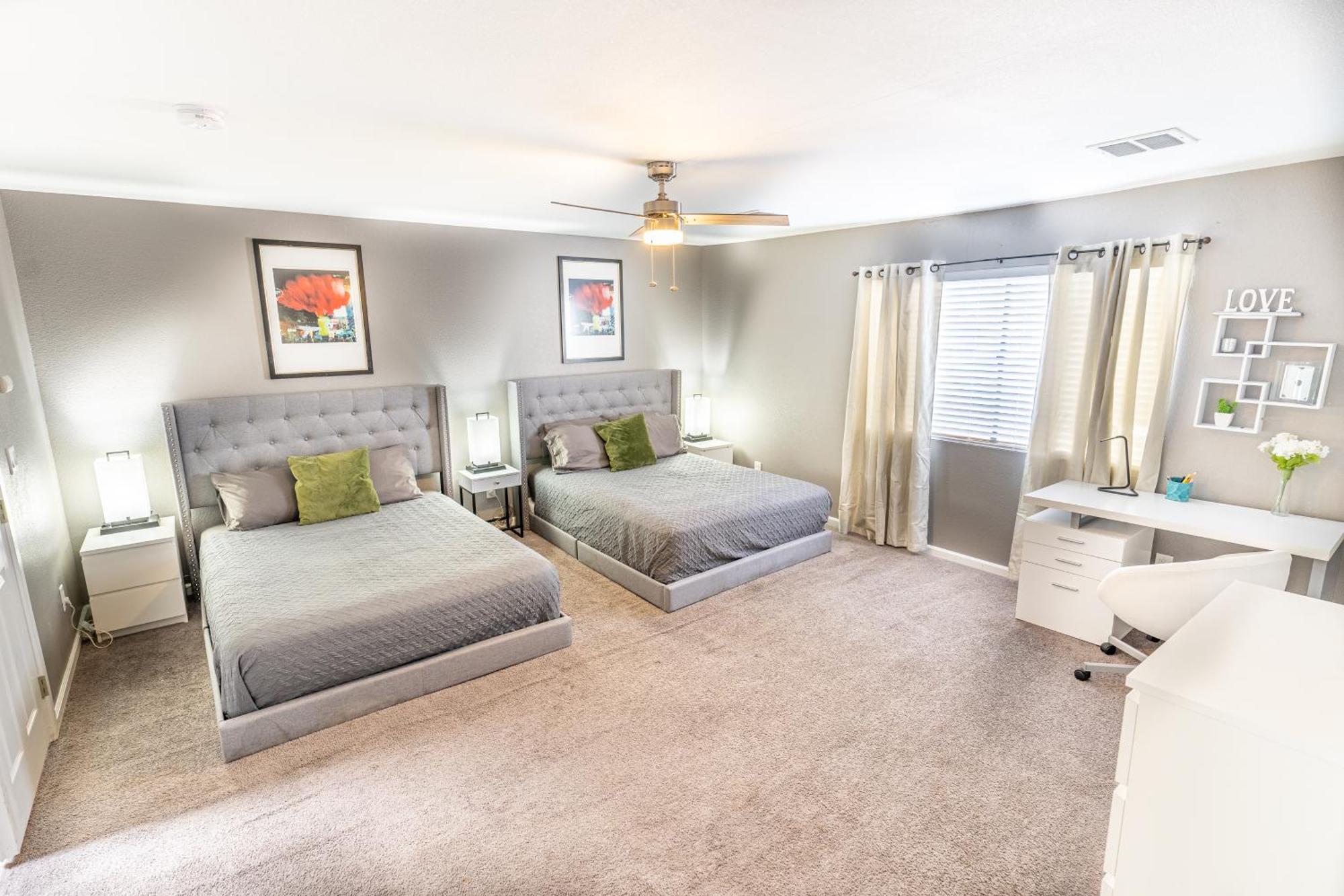 Spacious 2-Bedroom Townhouse With Pool & Private Patio In Central Las Vegas Zewnętrze zdjęcie